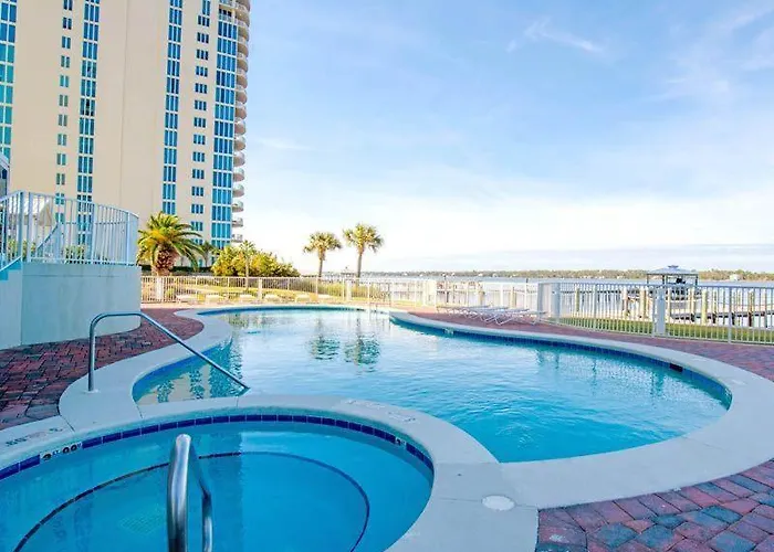 Beautiful Lagoon Front 3 Bedroom