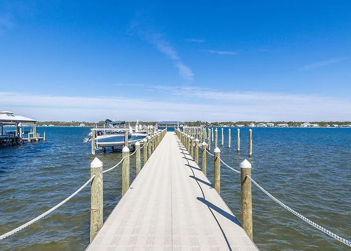 Beautiful Lagoon Front 3 Bedroom Holiday home