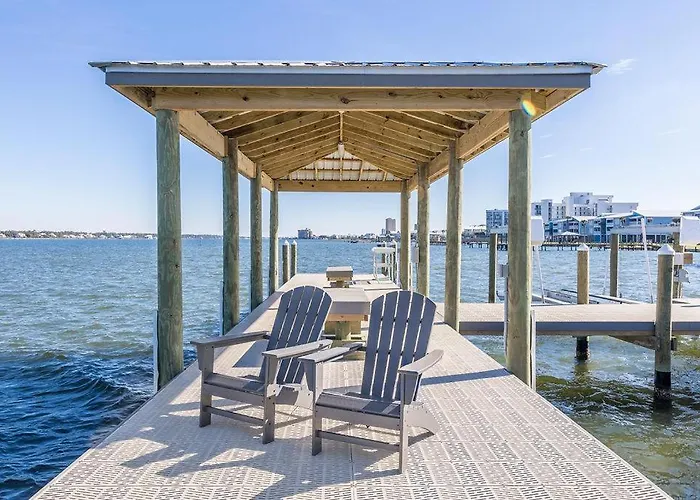 Beautiful Lagoon Front 3 Bedroom Holiday home
