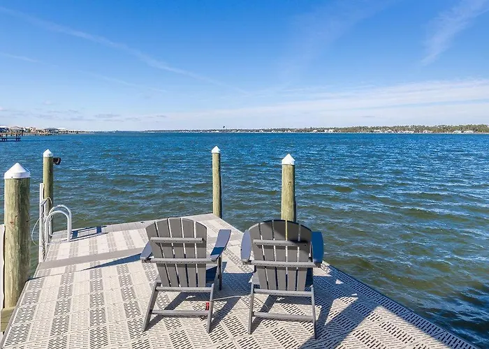 Beautiful Lagoon Front 3 Bedroom Holiday home