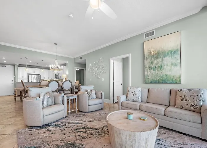 Beautiful Lagoon Front 3 Bedroom *