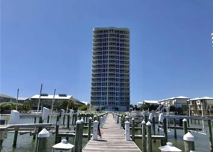 Beautiful Lagoon Front 3 Bedroom